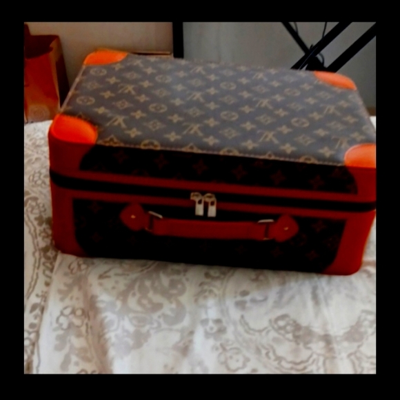 Air jordan 1's louis Vuitton off white size mens u.s 13's w/ collectors suitcase - Picture 7 of 7